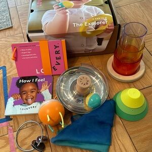 Lovevery The Explorer Play Kit (9-10 months)